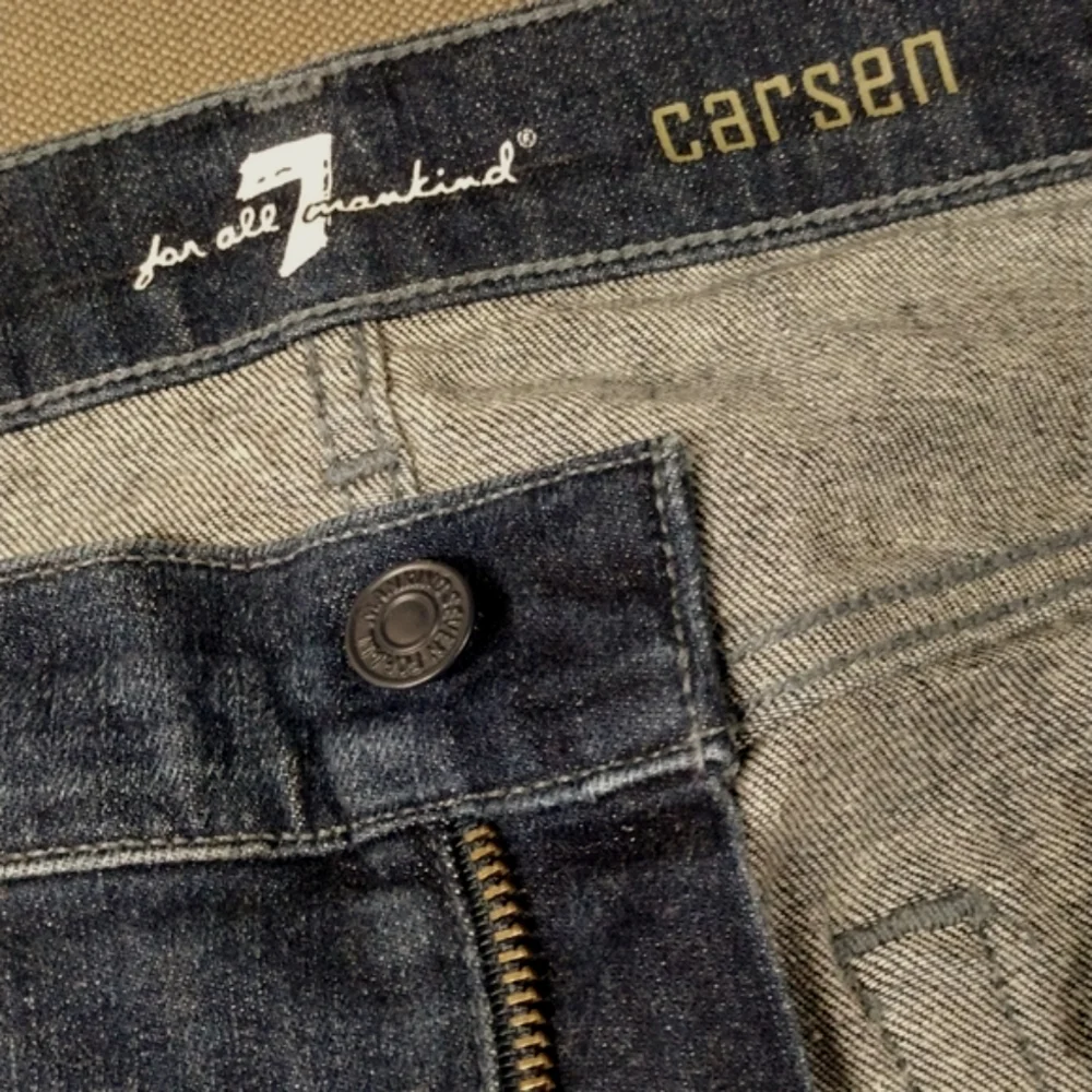 31/32.5 inseam 7FAM Carsen Jeans